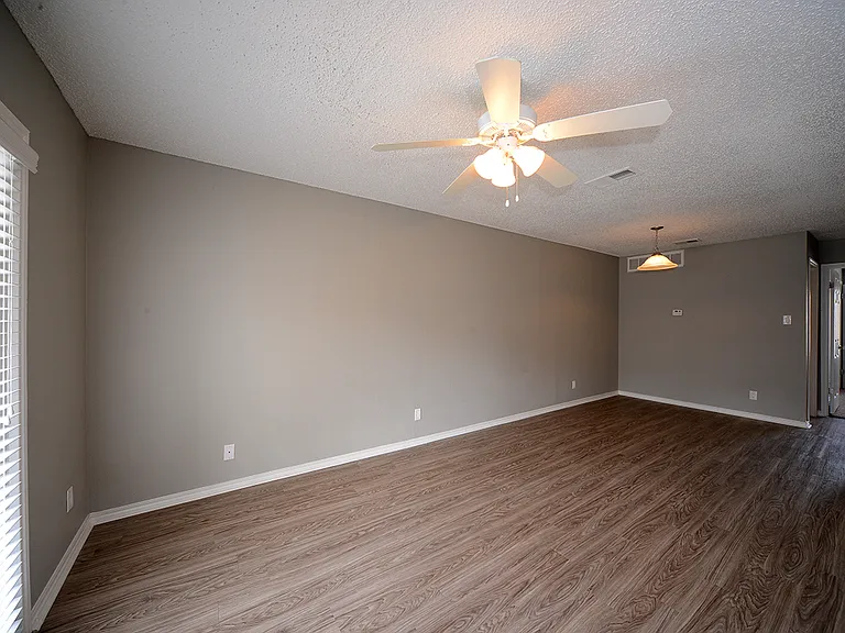 The Trellis at Lake Highlands living area