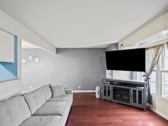 3rd image of 1393 S Glen Cir APT A