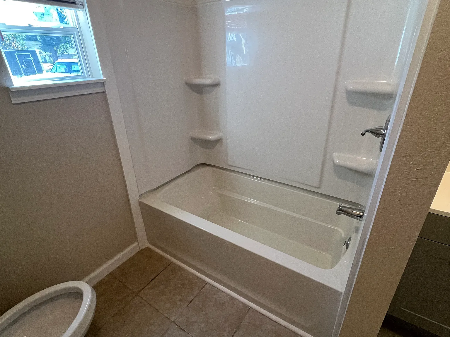 3 bed, 1008 sqft, $1,200 — Photo 4