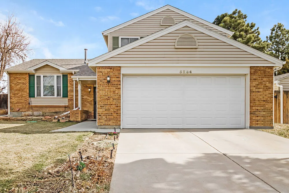 3 bed, 2.0 bath, 2143 sqft, $3,295 — Photo 1