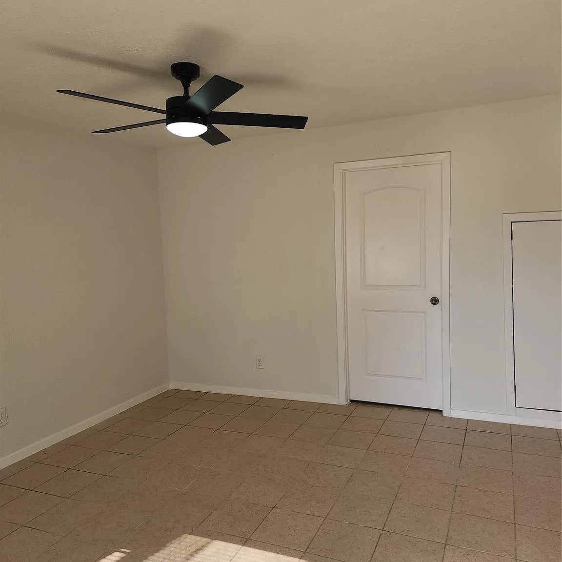 1 bed, 1.0 bath, 2580 sqft, $800 — Photo 4