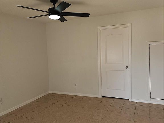 4th image of 14033 Garber Ln APT 2