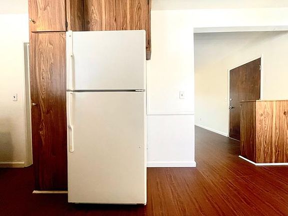 5th image of 12249 Vanowen St E #F
