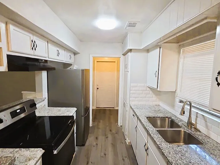 4203 Wuthering Heights Dr — Photo 6