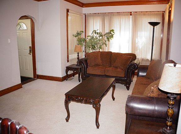 2nd image of 6724 S Oakley Ave