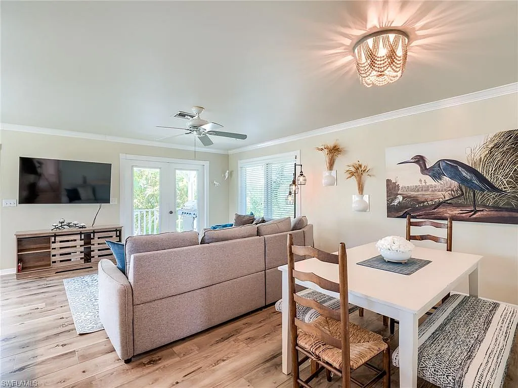 2 bed, 2.5 bath, 1056 sqft, $3,465 — Photo 2