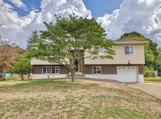 52 Colton Rd, Mahopac, NY 10541