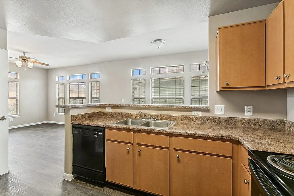 Sterling Green Village & Sheldon Ranch Apartments — Photo 2