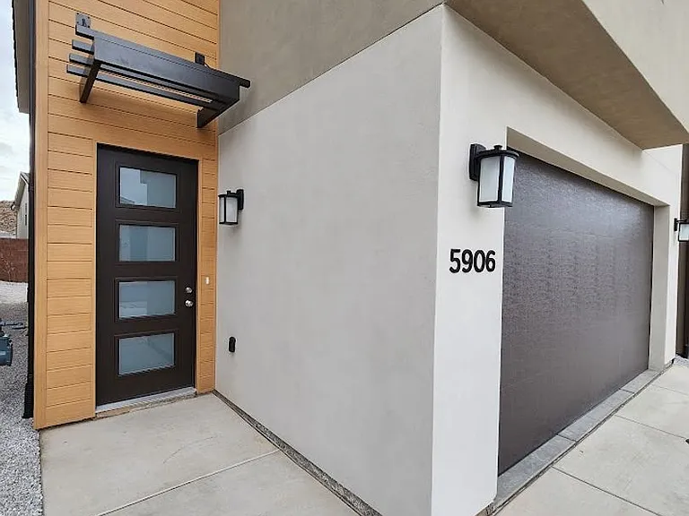 5906 S Legolas Ln — Photo 2