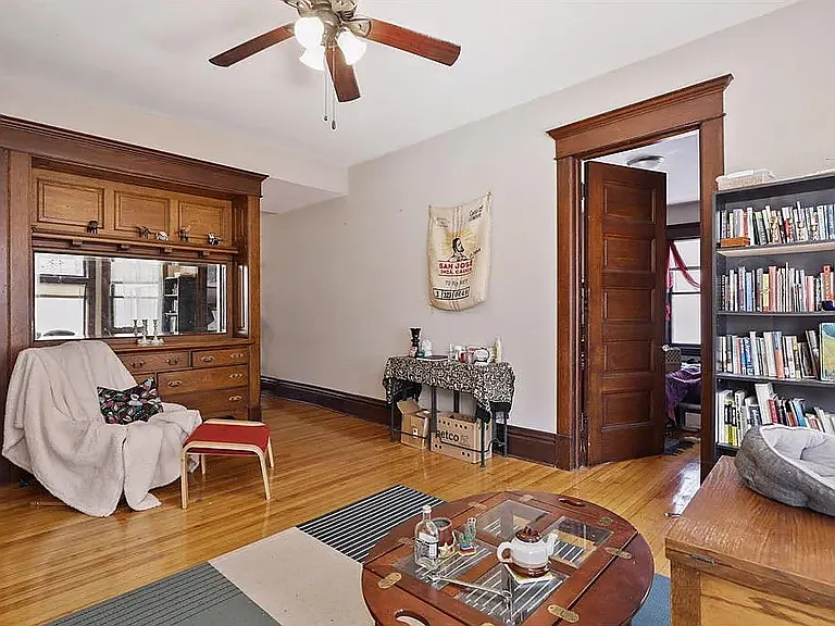 1862 Roblyn Ave — Photo 6