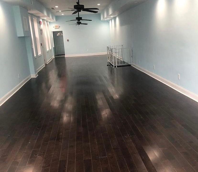 2nd image of 3400 Richmond St