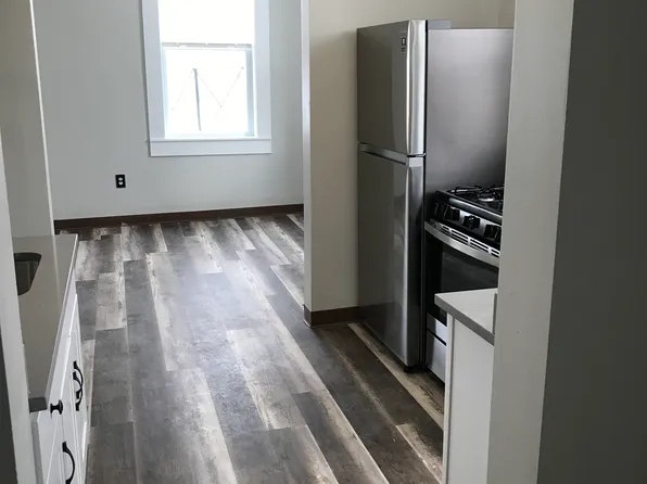 26 Maple St #5, Hinsdale, MA 01235