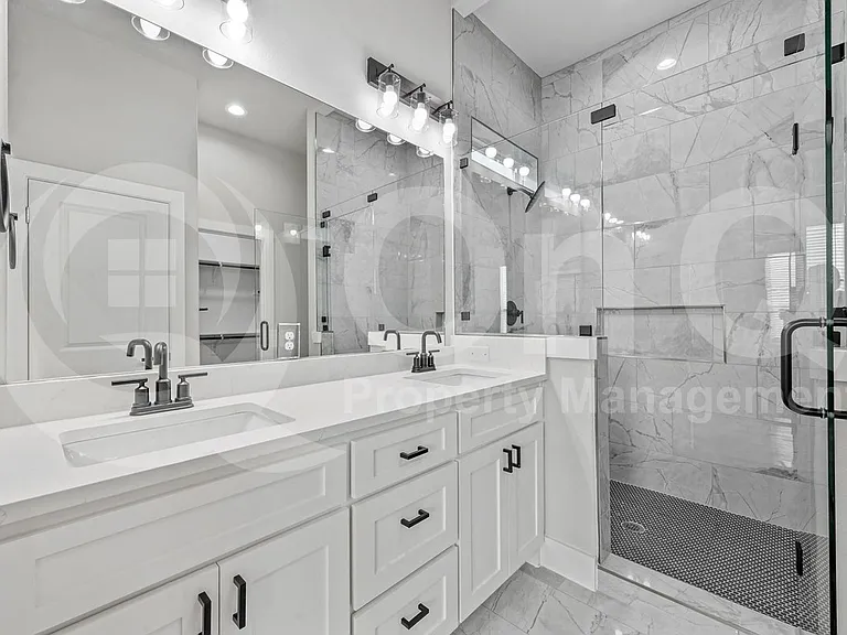 4207 Scarsdale Ln — Photo 13