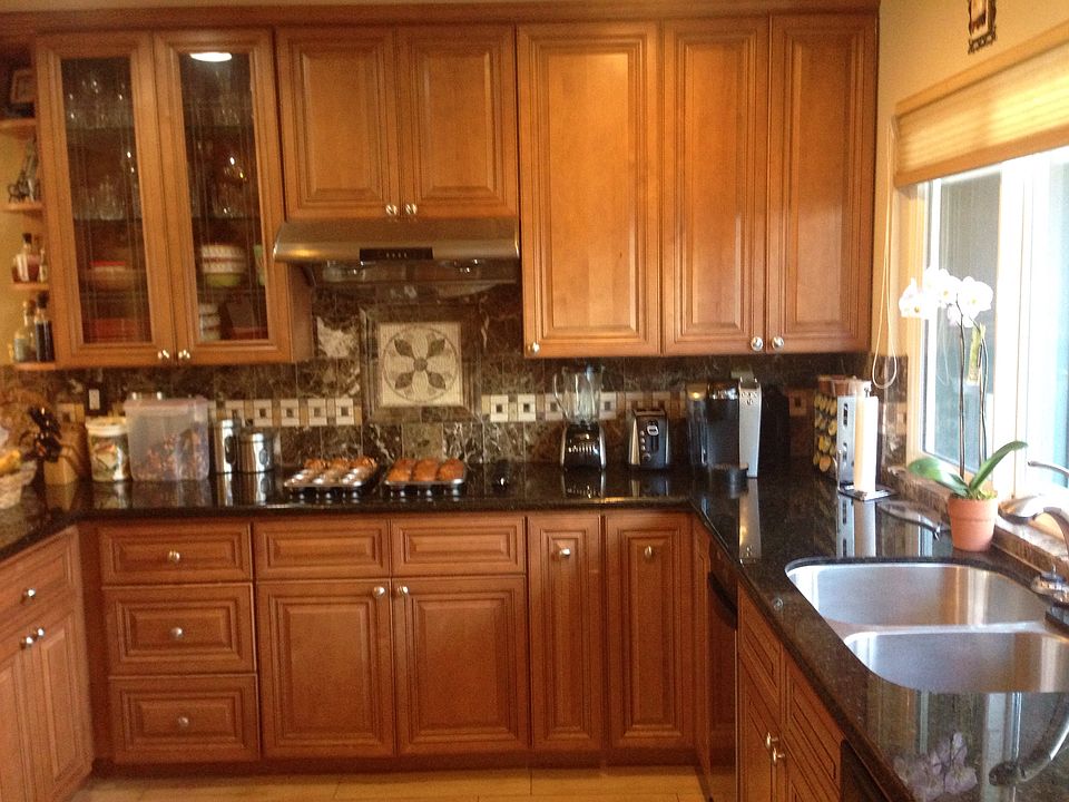 1st image of 302 Willow Hill Ct