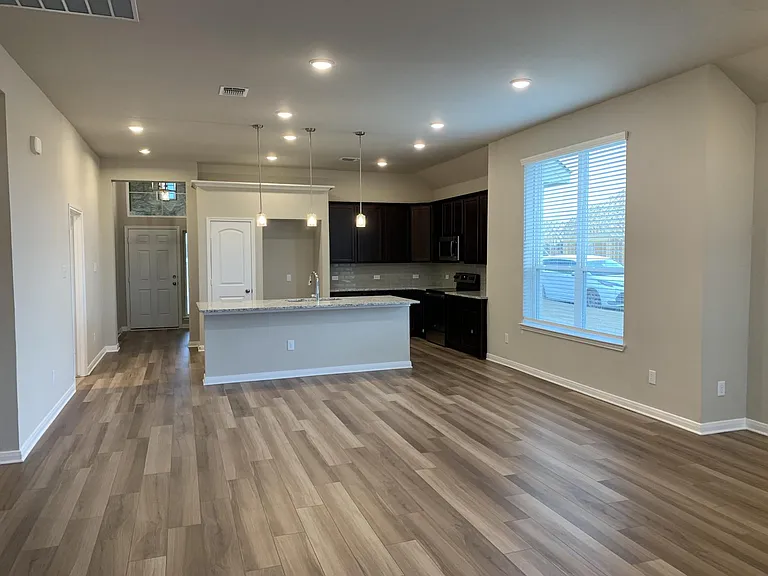 1765 Spence St — Photo 10