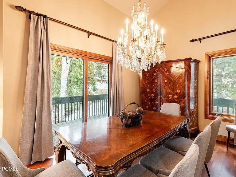 1525 Lakeside Cir — Photo 8