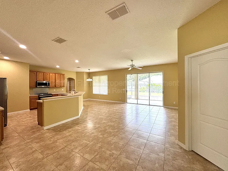 10118 Shortwood Ln — Photo 7