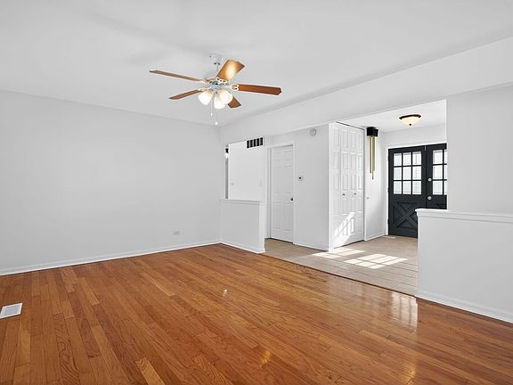 3rd image of 1345 Laurie Ln