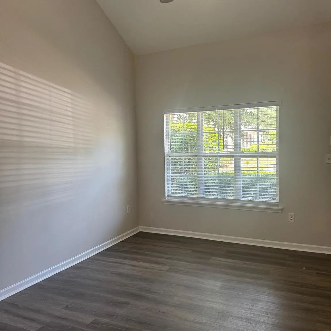 3 bed, 2.0 bath, $1,950 — Photo 3