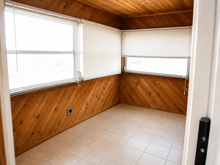 49 Seafoam Ave #2 — Photo 6
