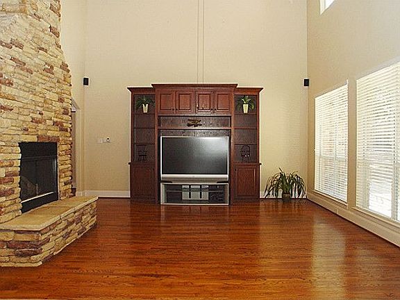 4th image of 2606 Dixiana Dr