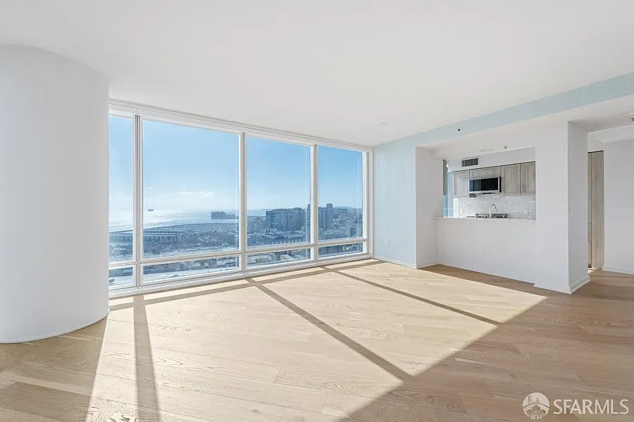 2 bed, 2.0 bath, 1240 sqft, $8,500 — Photo 2