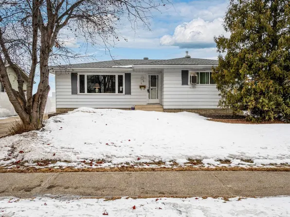 22 Forest Dr, Saint Albert, AB T8N 1X2