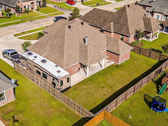 4th image of 216 Lakewood Dr
