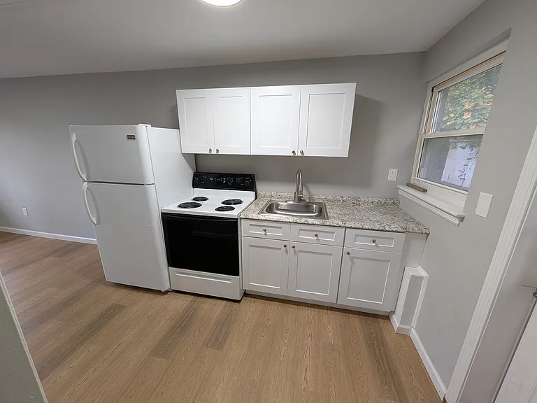 1113 Portland Cobalt Rd #8 — Photo 3