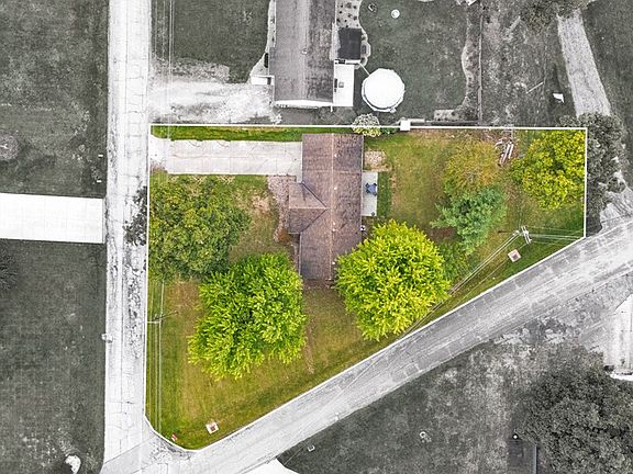 5th image of 1067 Oakdale Dr