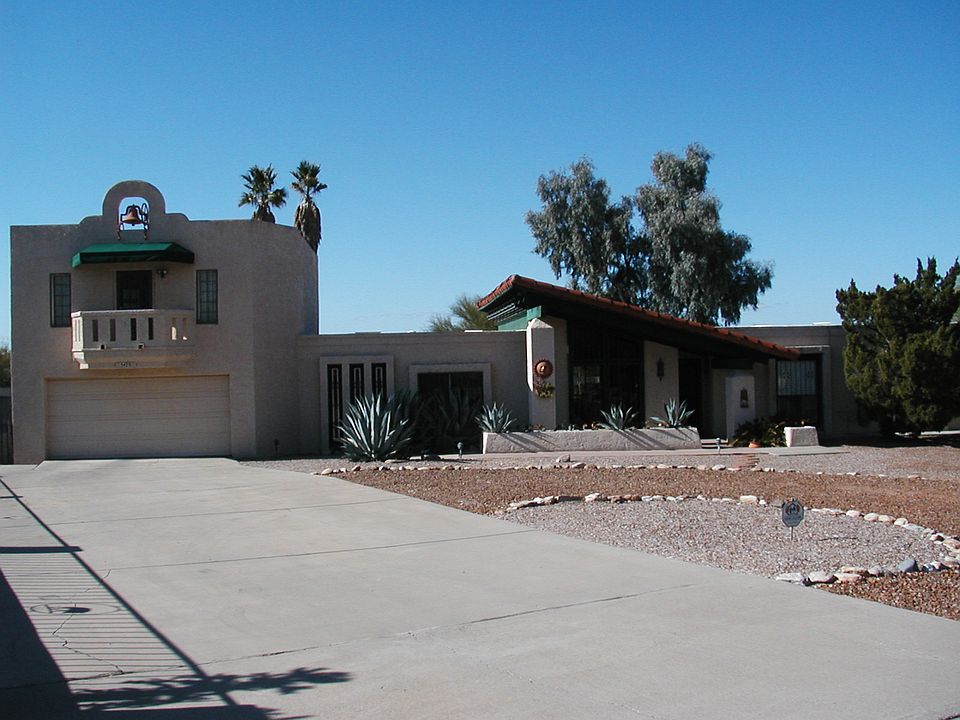 FRONT - ELECTRIC GATES OPEN