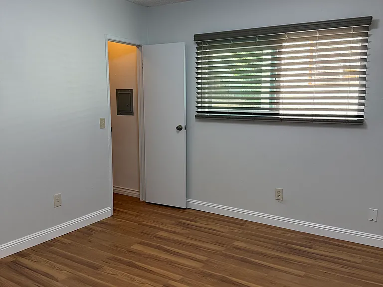 3725 Arnold Ave #7 — Photo 2