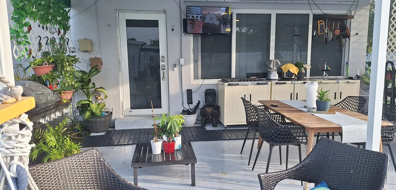 10521 SW 201st Ter — Photo 2