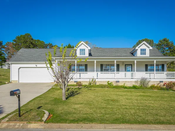 8439 Bay Run Dr, Hixson, TN 37343