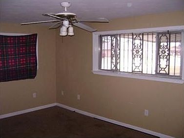 4th image of 4726 Lurline St