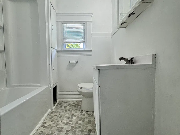 435 1/2 N Pine St #2 — Photo 21