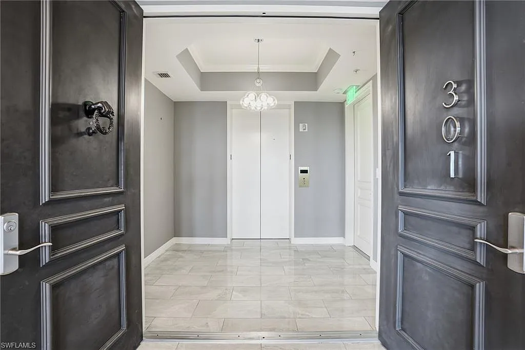 4 bed, 4.5 bath, 4068 sqft, $12,000 — Photo 3