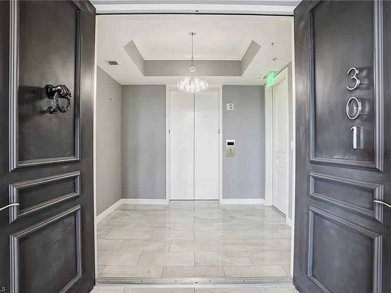 5051 Pelican Colony Blvd #301 — Photo 3