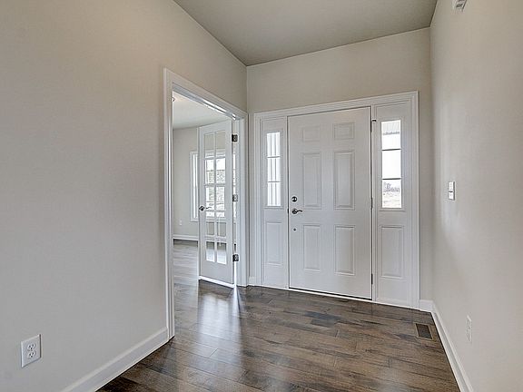 Photo and content may vary