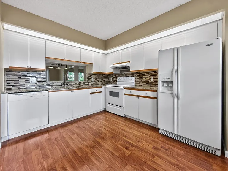 13055 SW 15th Ct — Photo 9