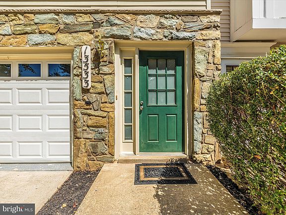 2nd image of 13533 Hamlet Square Ct
