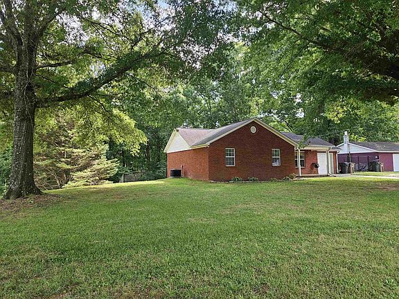 2nd image of 829 Busbey Rd SW