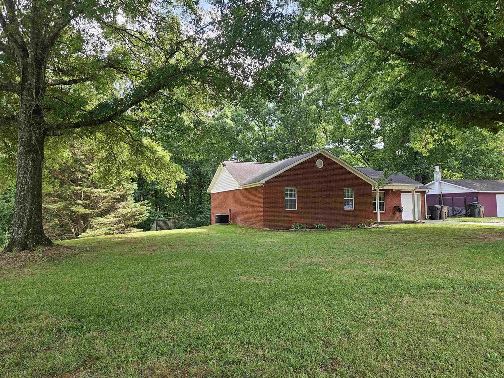 829 Busbey Rd SW, Decatur, AL - View 2