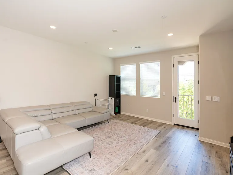 16487 Veridian Cir — Photo 8