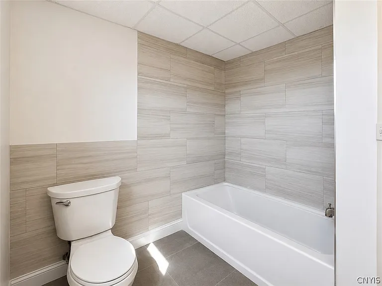 10 Parkside Ct #8 — Photo 13