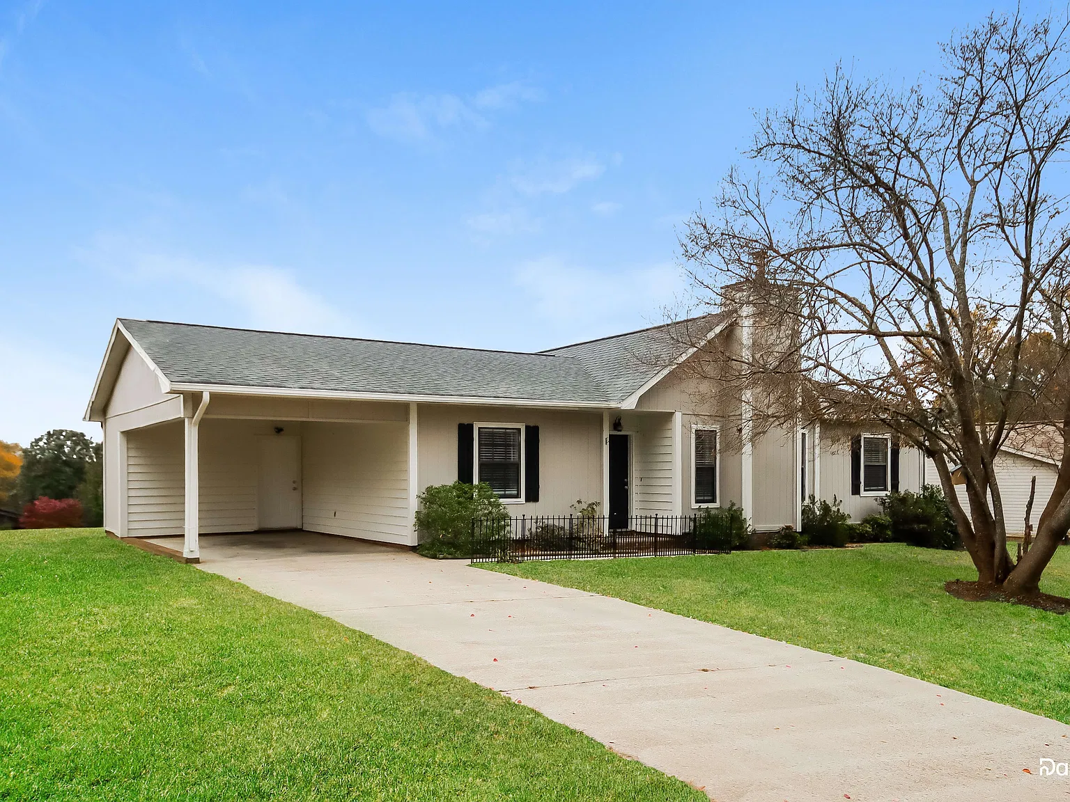 3 bed, 2.0 bath, 1314 sqft, $1,705 — Photo 2