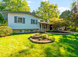 26 Greenfield Rd, Montgomery, IL 60538