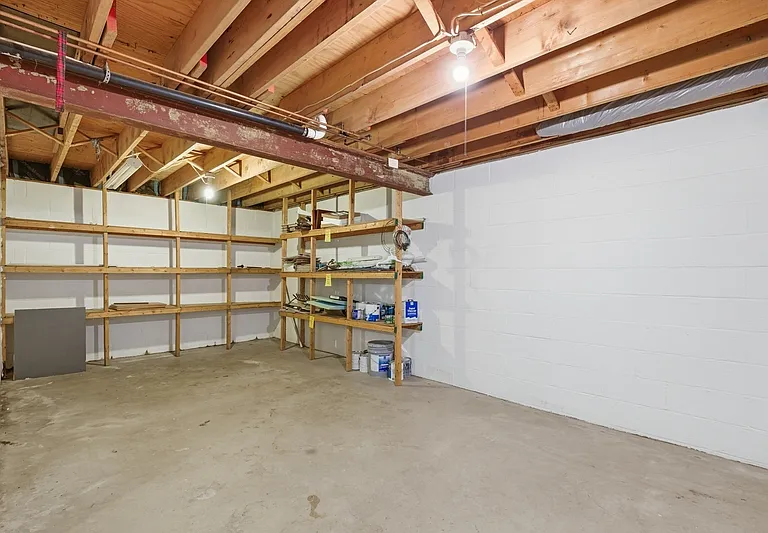 752 Ticonderoga Ave — Photo 9