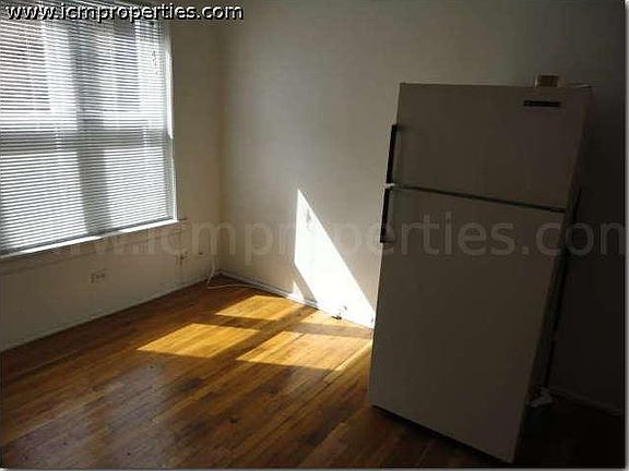 5th image of 3523 N Broadway St #6T