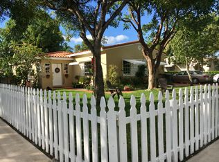 924 NE 5th St, Hallandale Beach, FL 33009